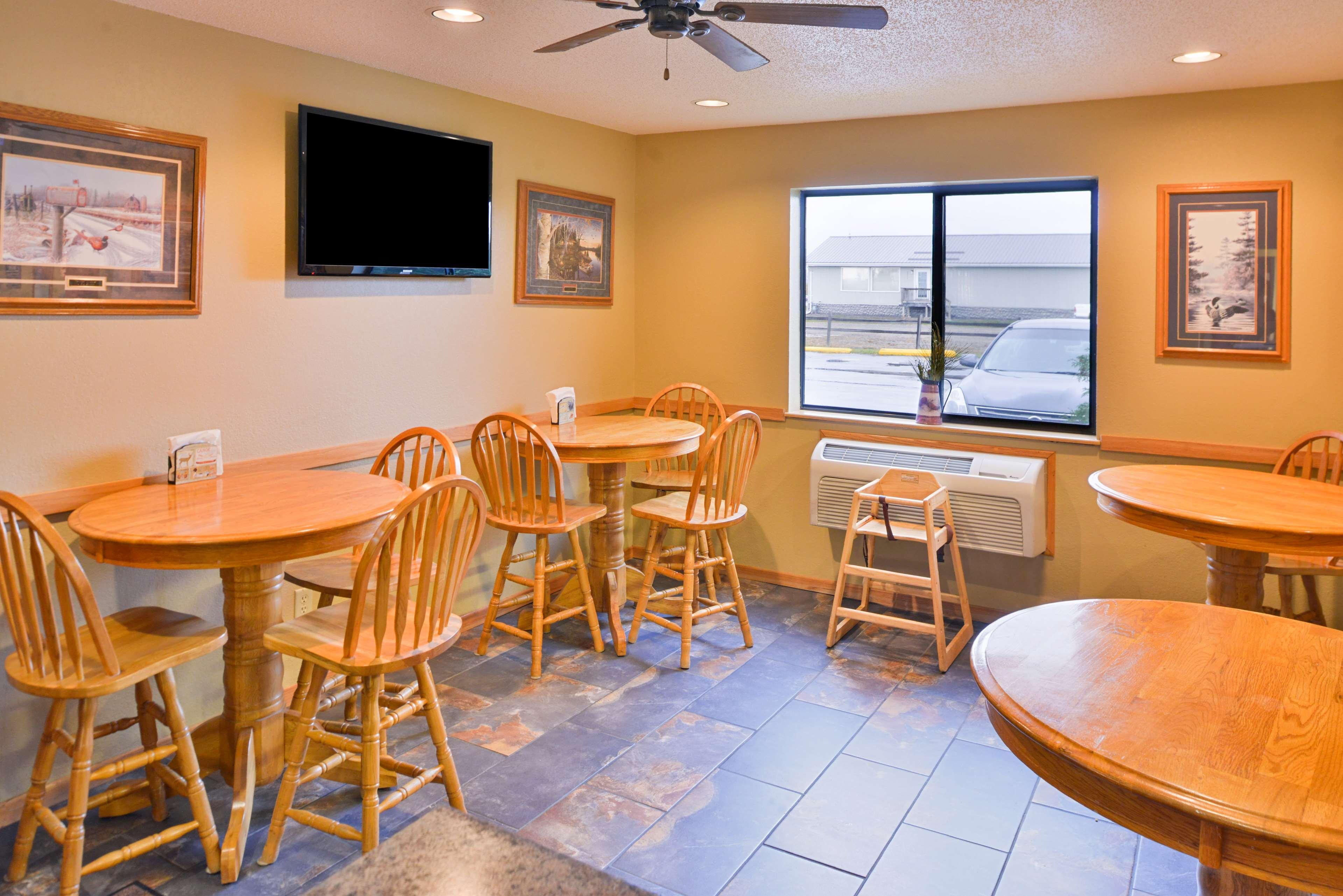 America'S Best Value Inn & Suites International Falls Exterior photo