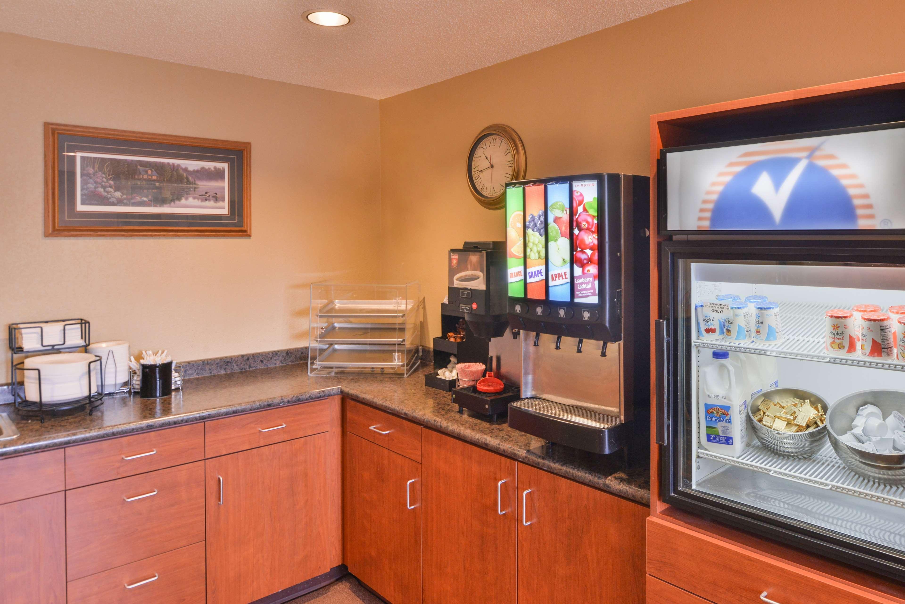 America'S Best Value Inn & Suites International Falls Exterior photo